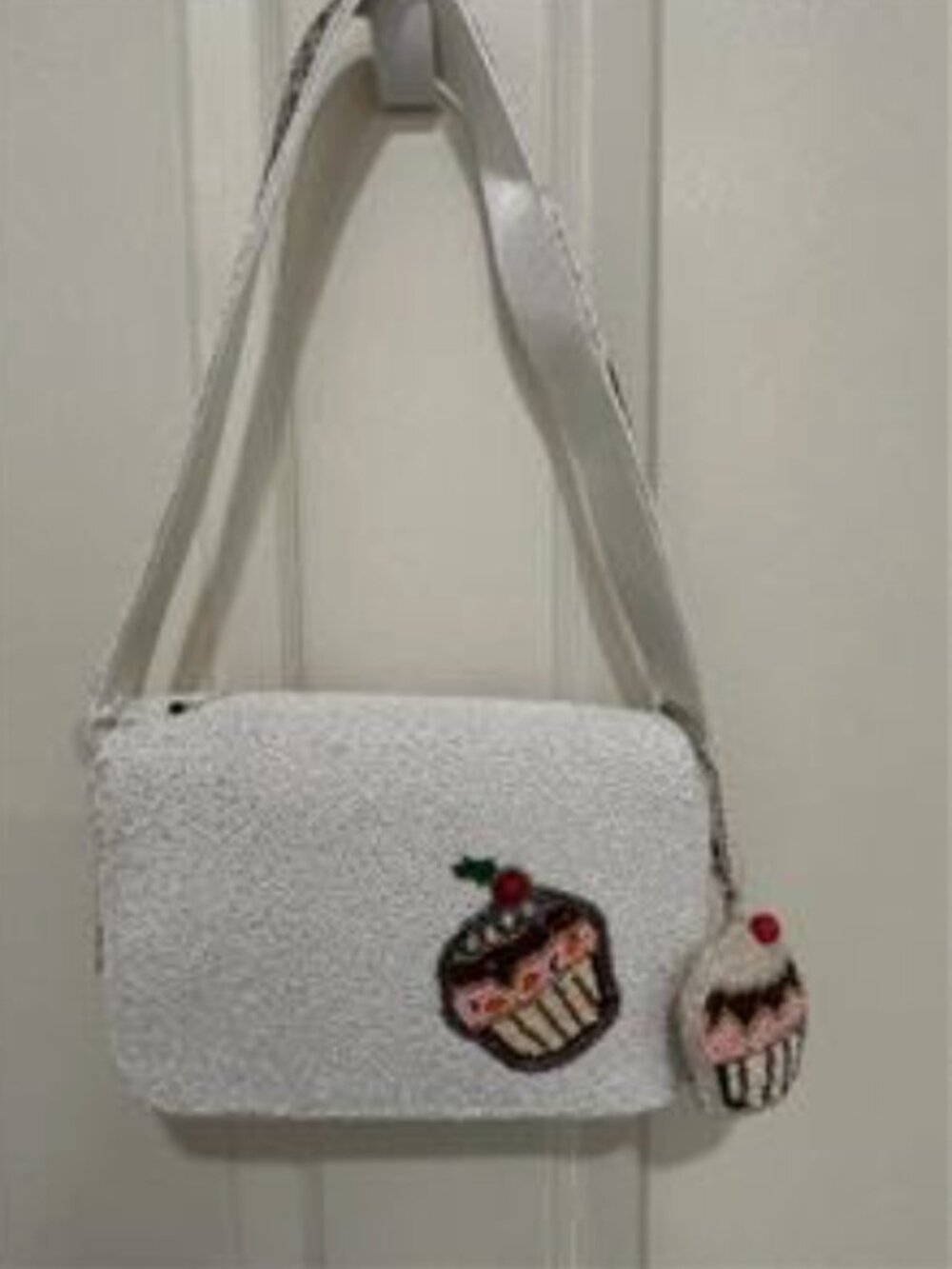 Cupcakes Beaded Sequin Bag Handcrafted in India w Cupcake Charm NWT - Picture 4 of 5